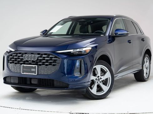 Certified 2025 Audi Q5 Premium w/ Premium Plus AWD/4WD image 1