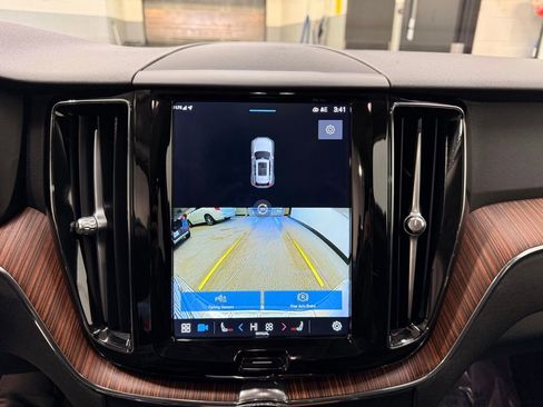 Used 2023 Volvo XC60 B5 Plus w/ Protection Package Premier image 17