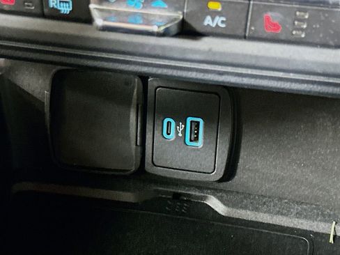 Used 2022 Ford Bronco Wildtrak image 30