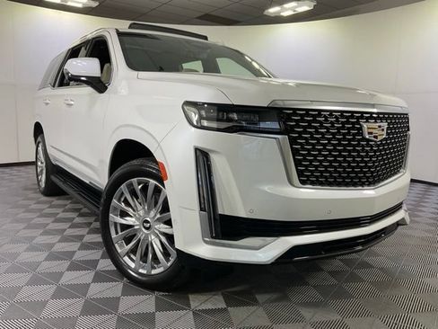 Used 2021 Cadillac Escalade Premium Luxury w/ Performance Package AWD/4WD image 40