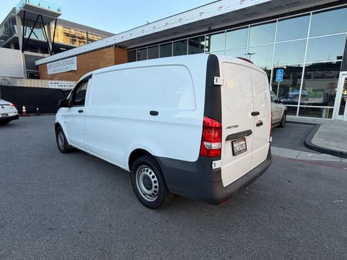 Used 2022 Mercedes-Benz Metris image 3