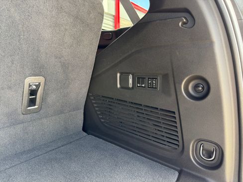 Used 2021 Chevrolet Tahoe RST w/ Luxury Package image 15