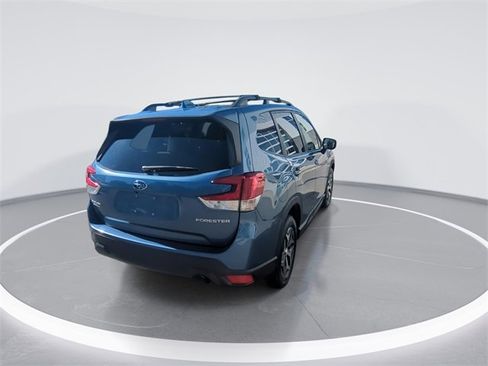 Used 2019 Subaru Forester Premium w/ All-Weather Package image 7