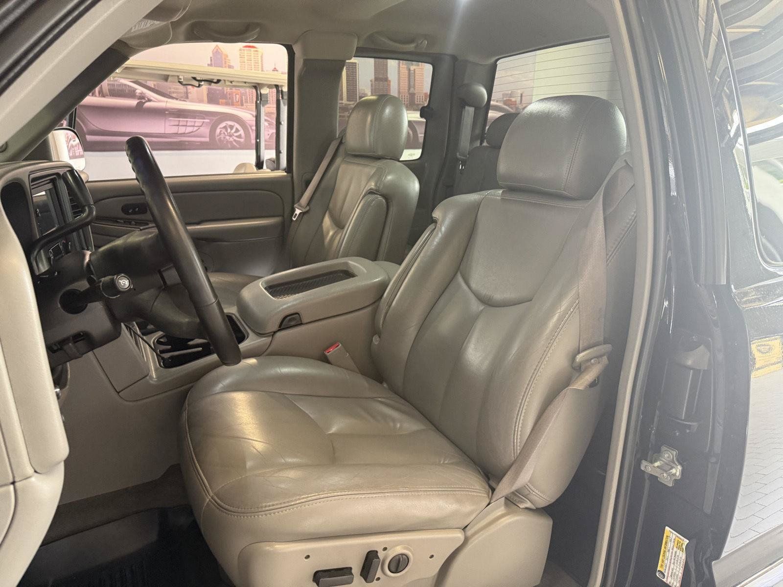Used 2006 GMC Sierra 1500 SLT w/ Sierra Special Edition RWD image 15