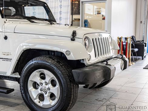 Used 2015 Jeep Wrangler Unlimited Sahara image 5