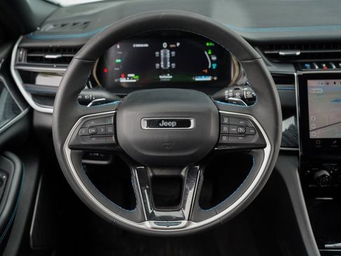 Used 2023 Jeep Grand Cherokee Trailhawk image 28