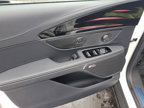 New 2026 Lincoln Nautilus Reserve image 8