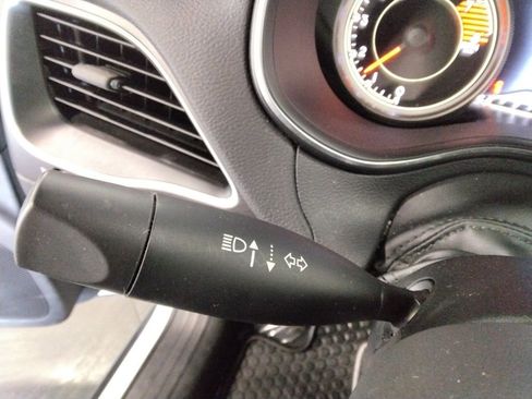 Used 2021 Jeep Cherokee Trailhawk image 15