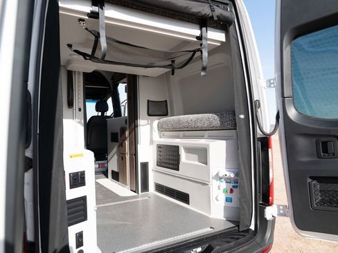 Used 2023 Mercedes-Benz Sprinter 2500 image 13