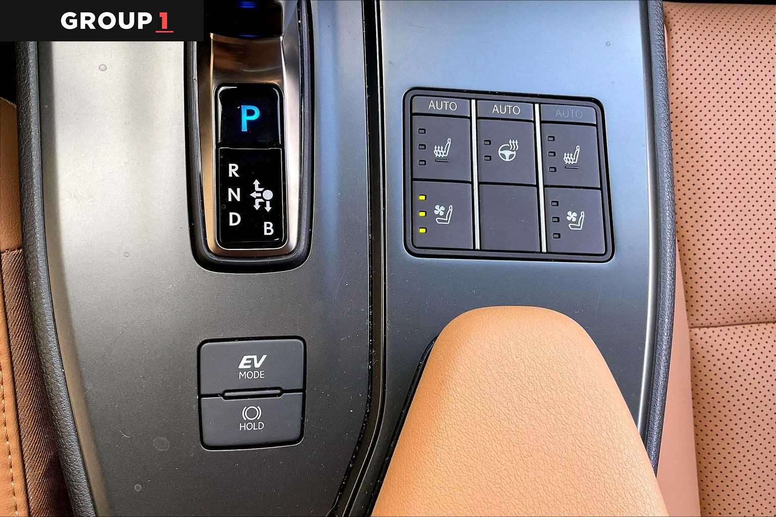 Used 2026 Lexus UX 300h FWD w/ Cold Area Package image 33