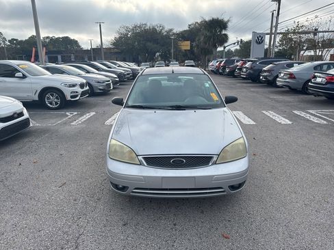 Used 2005 Ford Focus ZX4 Sedan image 12
