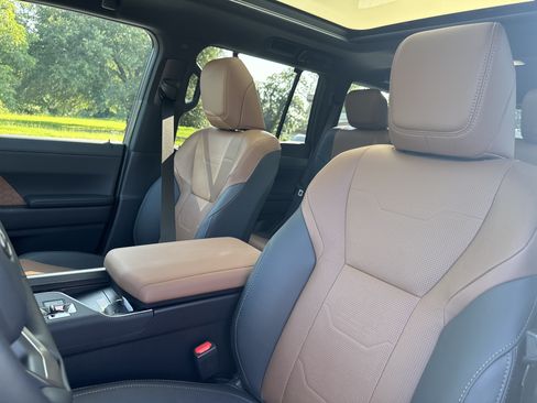 Used 2026 Lexus GX 550 w/ Accessory Package (2T) AWD/4WD image 14