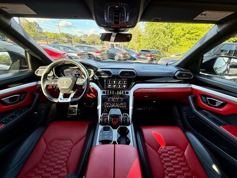 Used 2020 Lamborghini Urus AWD/4WD image 21