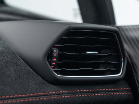 Used 2023 Lamborghini Huracan STO RWD image 35