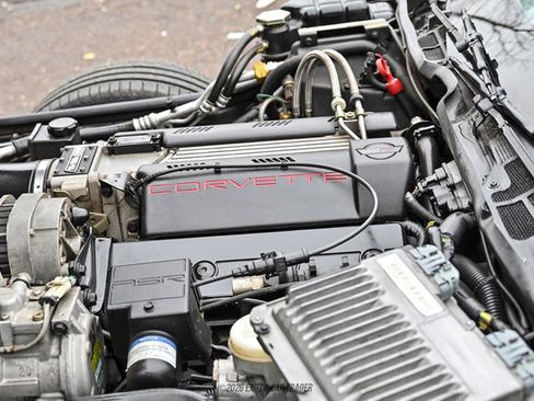 Used 1995 Chevrolet Corvette Coupe image 25