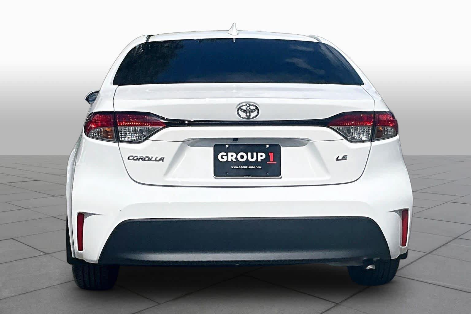 Used 2025 Toyota Corolla LE FWD image 5