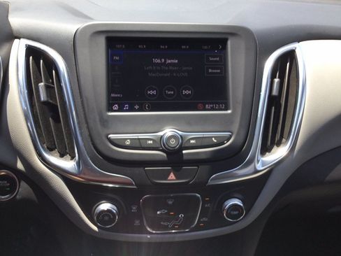 Used 2021 Chevrolet Equinox LS w/ LS Convenience Package AWD/4WD image 37