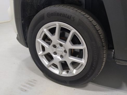 Used 2021 Jeep Renegade Latitude AWD/4WD image 31