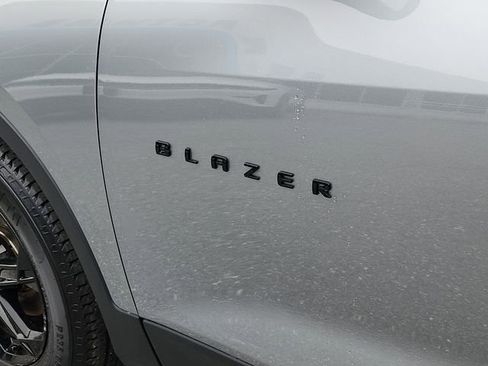 Used 2024 Chevrolet Blazer LT w/ Convenience Package FWD image 30