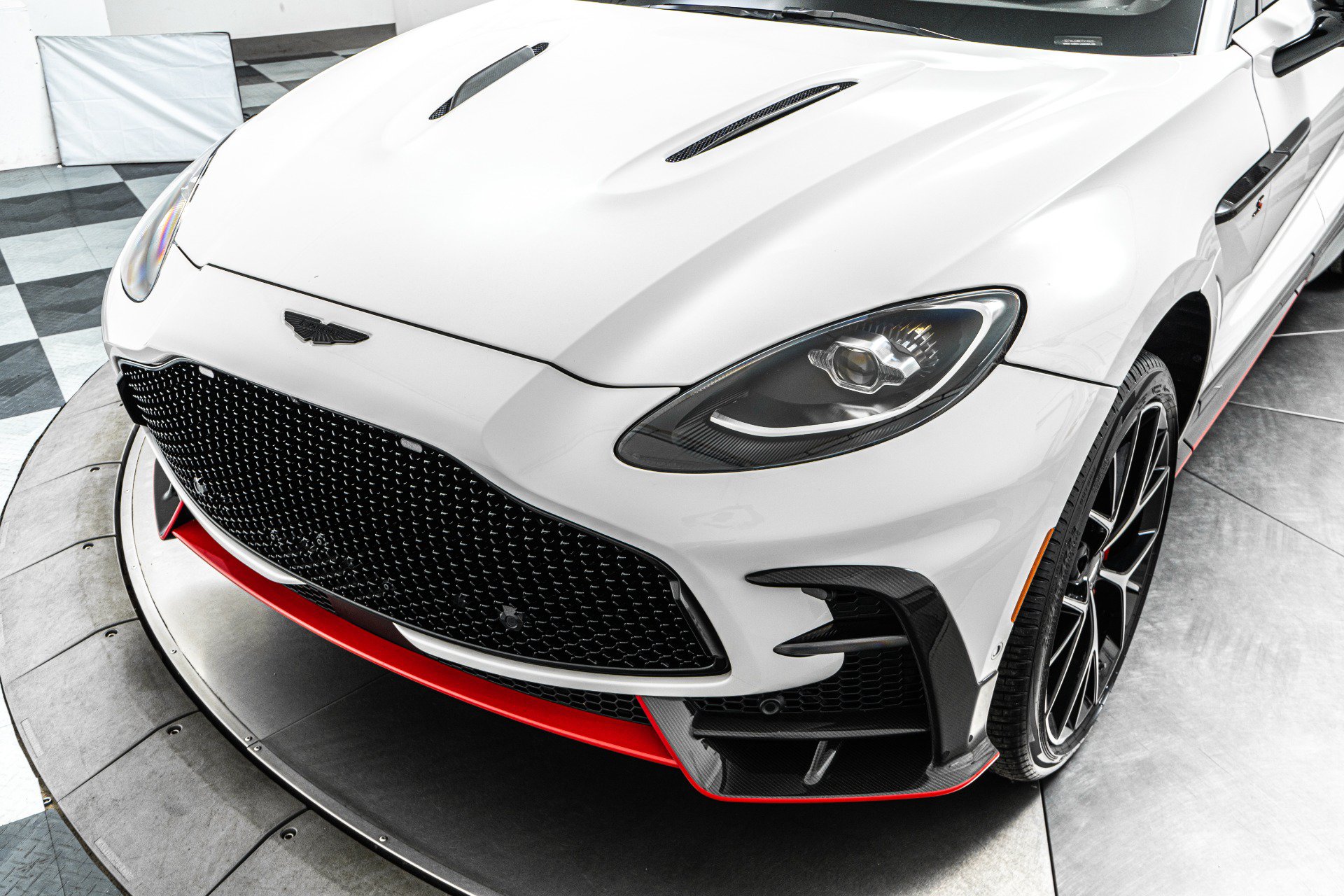 Used 2026 Aston Martin DBX S AWD/4WD image 36
