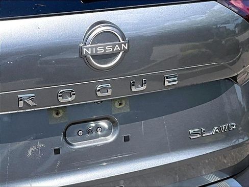 Used 2023 Nissan Rogue SL AWD/4WD image 28