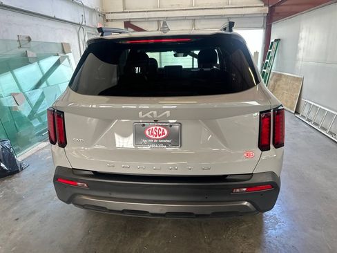 Used 2022 Kia Sorento S w/ Panoramic Sunroof Package AWD/4WD image 4
