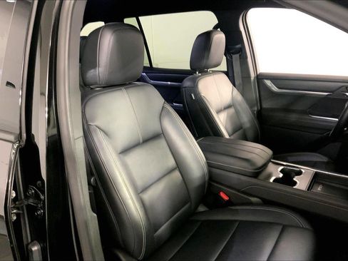 Used 2024 GMC Acadia Elevation AWD/4WD image 7