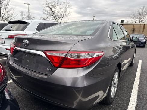 Used 2015 Toyota Camry LE image 3