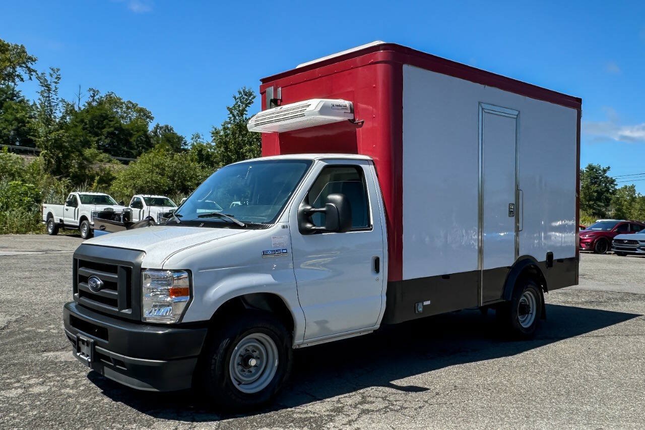 Used 2024 Ford E-350 and Econoline 350 Super Duty RWD image 7