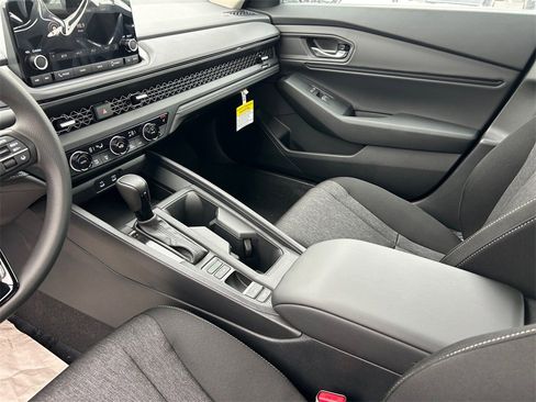 New 2025 Honda Accord SE image 11