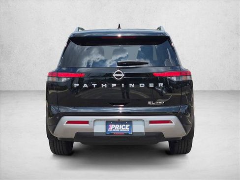 Used 2022 Nissan Pathfinder SL AWD/4WD image 7