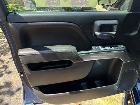 Used 2018 Chevrolet Silverado 1500 LT w/ Texas Edition RWD image 12