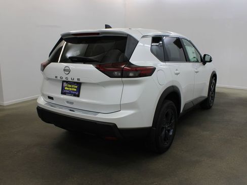 New 2026 Nissan Rogue SV FWD image 5