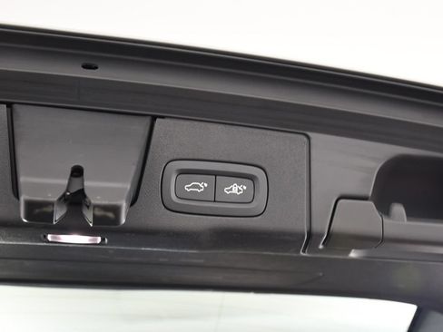 Used 2023 Volvo XC60 T8 Plus AWD/4WD image 25