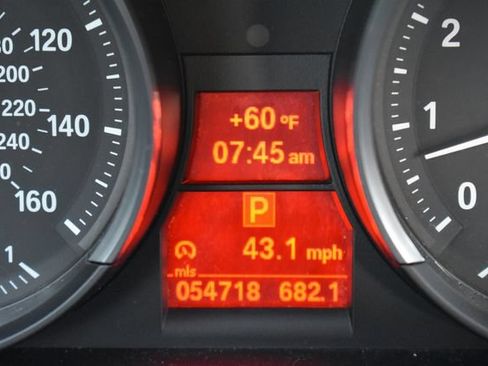 Used 2009 BMW Z4 sDrive30i RWD image 16