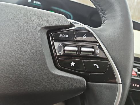 Used 2023 Kia Niro SX Touring FWD image 26