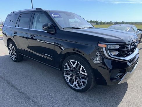 Used 2025 Ford Expedition Platinum w/ Platinum Ultimate Package AWD/4WD image 3