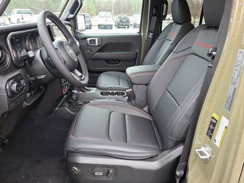 New 2025 Jeep Wrangler Unlimited Rubicon w/ Convenience Group image 10