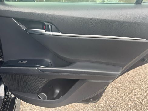 Used 2020 Toyota Camry SE image 23
