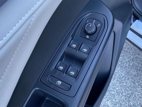 New 2026 Volkswagen Taos SEL AWD/4WD image 17