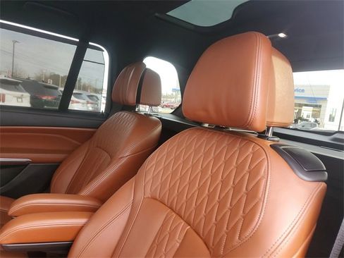 Used 2022 BMW X7 M50i w/ Executive Package image 33
