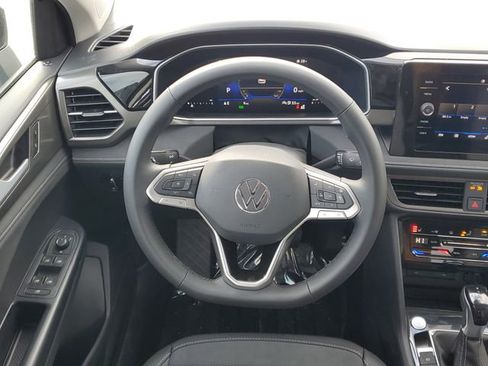 New 2026 Volkswagen Taos SE FWD image 26