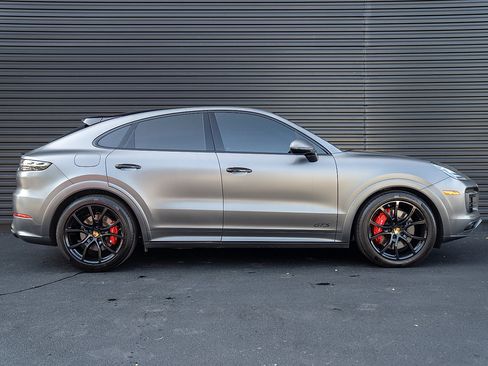 Certified 2023 Porsche Cayenne GTS AWD/4WD image 29