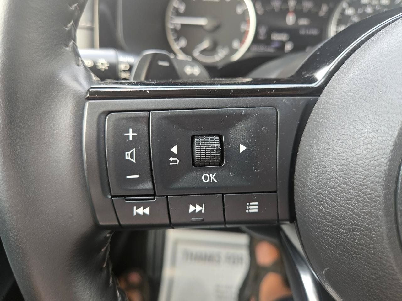 Used 2023 Nissan Pathfinder SL AWD/4WD image 19