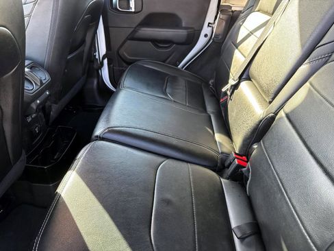 Used 2023 Jeep Wrangler Unlimited Sahara w/ Cold Weather Group image 9