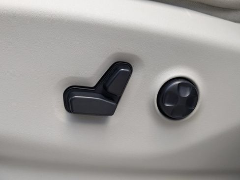Used 2017 Chrysler Pacifica Touring-L Plus w/ Advanced Safetytec Group FWD image 29