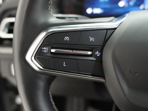 Used 2024 Chevrolet Traverse LS FWD image 8