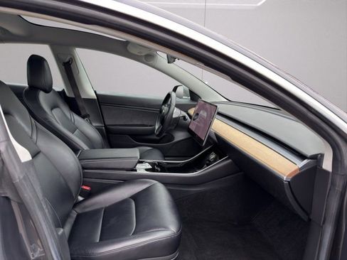 Used 2018 Tesla Model 3 Long Range image 13