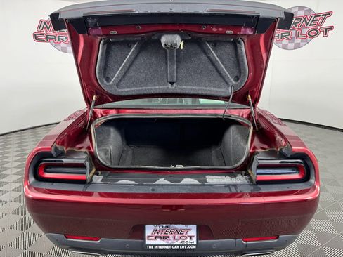 Used 2021 Dodge Challenger SXT w/ Driver Convenience Group image 24