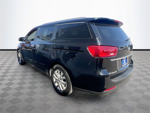 Used 2021 Kia Sedona EX image 5